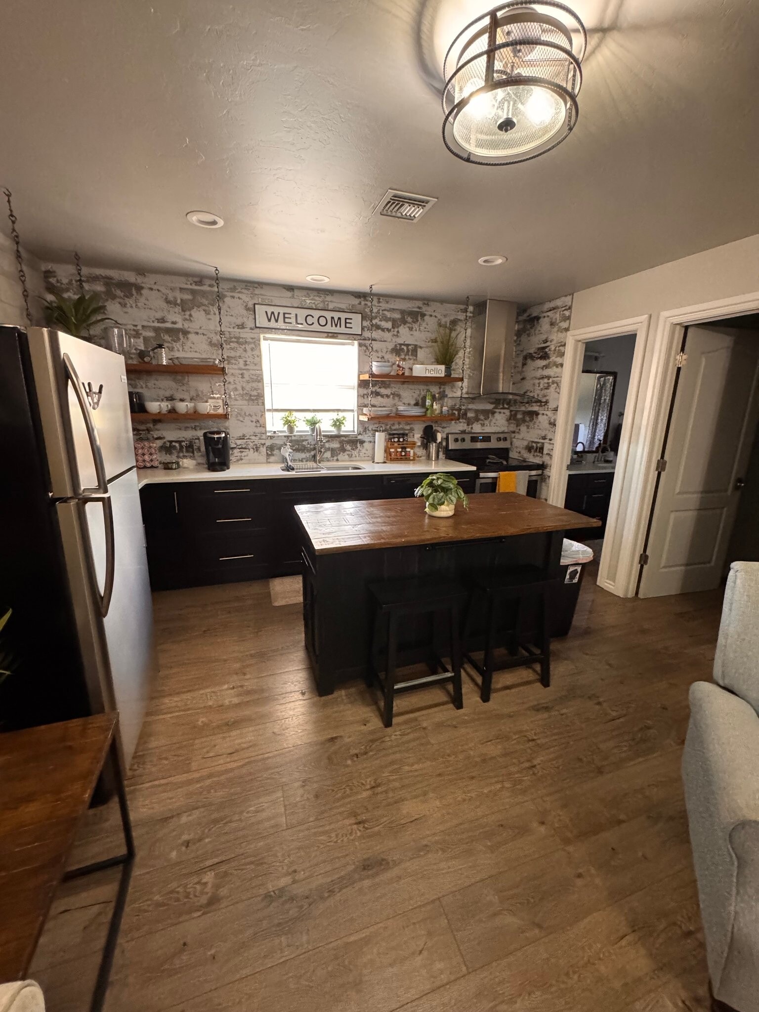 Building Photo - 1207 W Gore Blvd