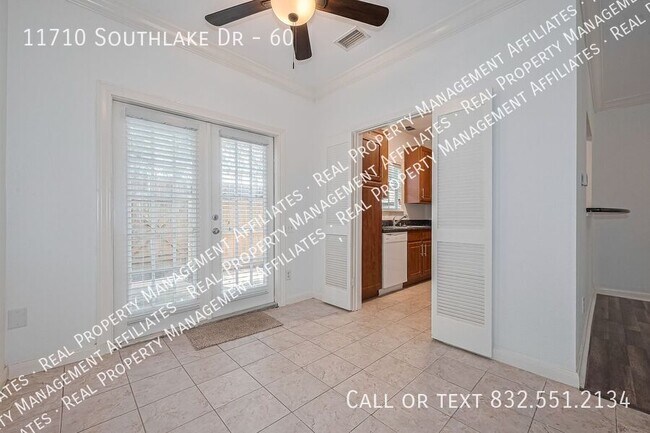 Building Photo - 11710 Southlake Dr