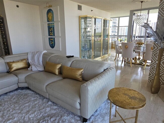 Building Photo - 3600 Mystic Pointe Dr