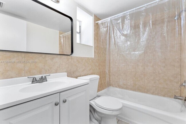 Building Photo - 1715 N 16th Ave