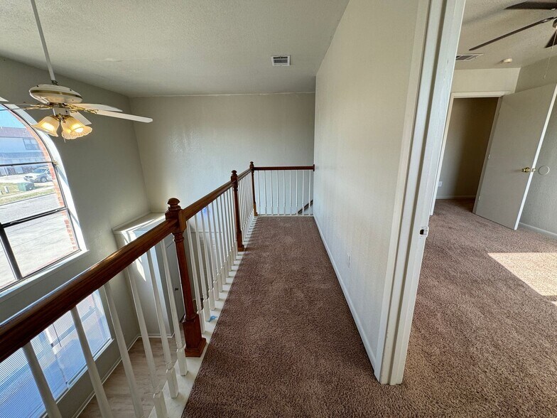 Building Photo - 1203 Monroe Loop