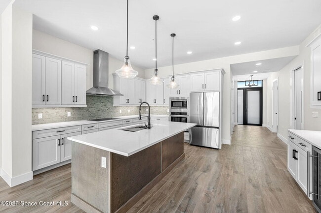 Building Photo - 225 Strand Dr