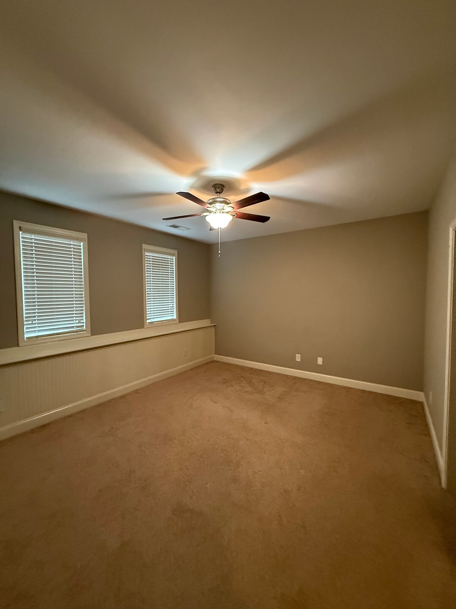 Basement bedroom - 424 Fieldview Way