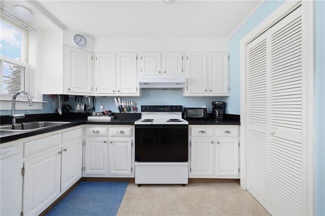 Building Photo - 59 Mt Hope Ave