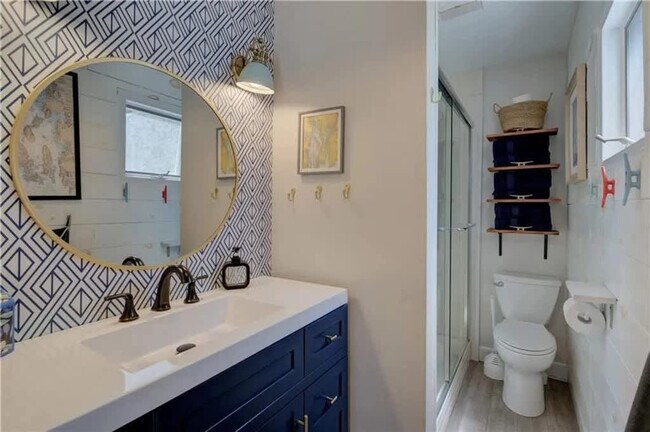 Building Photo - 220 Narragansett Ave