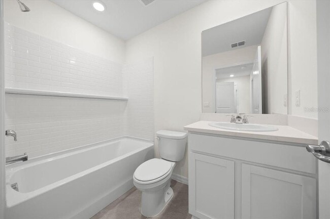 Building Photo - 6584 SW 81st Loop