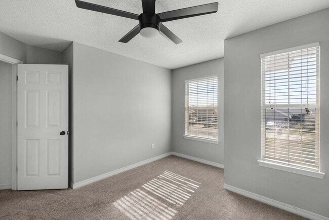 Building Photo - LAKE FRONT HOME & GATED COMMUNITY WITH COMMUNITY POOL IN NAVARRE!