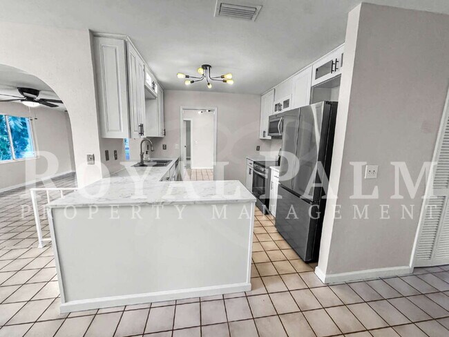 Building Photo - 3 Bed | 2 Bath Home on SE 46th Terrace – Space to Live, Room to Breathe Limited-time offer: $300 ...