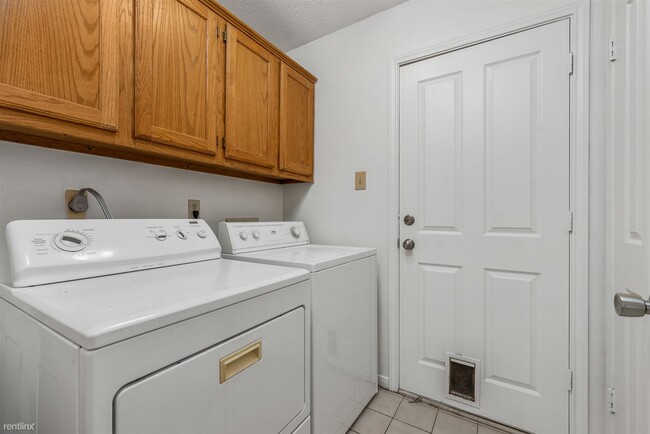 Building Photo - 3 br, 2 bath House - 1208 Bayou Woods Dr 1...
