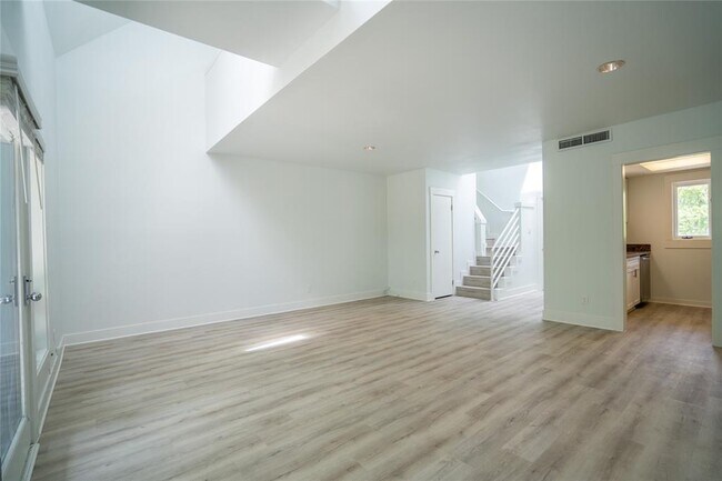 Building Photo - 2808 Greenville Ave