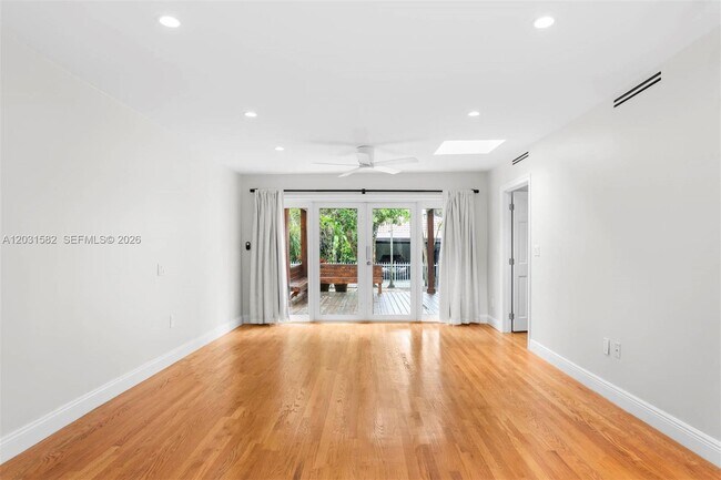 Building Photo - 3945 Loquat Ave