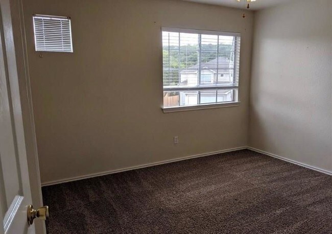 Building Photo - 806-808 Sagewood Trail