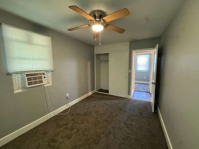 Building Photo - 3 Bedroom Molette with Ravine Views – $1300
