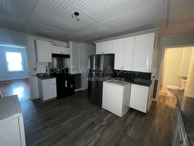 Building Photo - 98 N Grand St