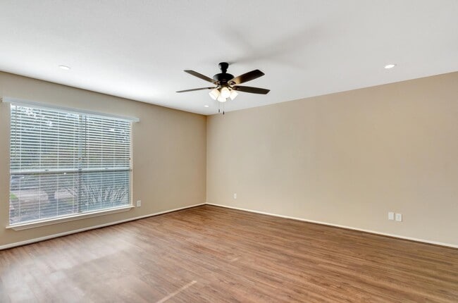 Building Photo - 14555 Wunderlich Dr