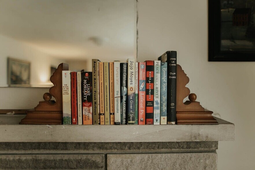 Building Photo - 909 S Mitchell St