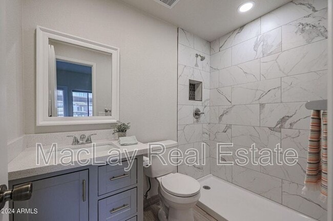 Building Photo - 11666 N 28th Dr
