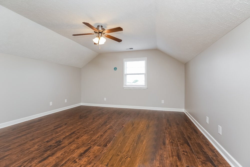 Building Photo - 1632 Beaconcrest Cir