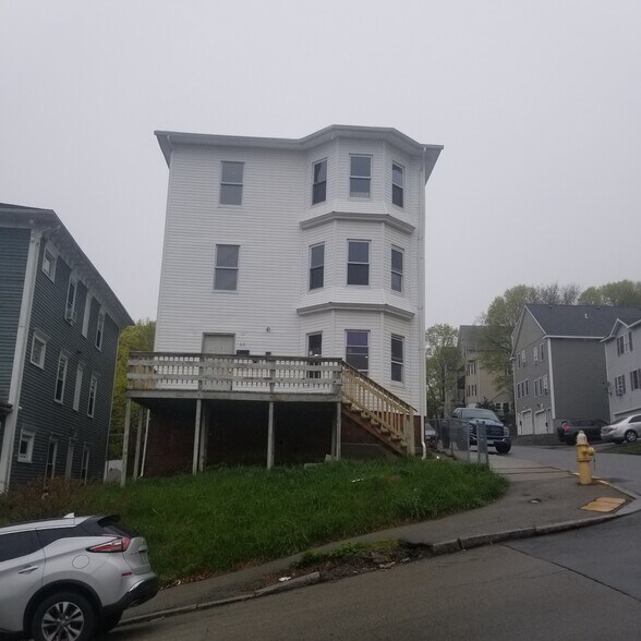 Building Photo - 69 Catharine St