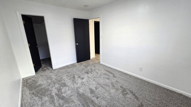 Building Photo - 1005 Santee Dr