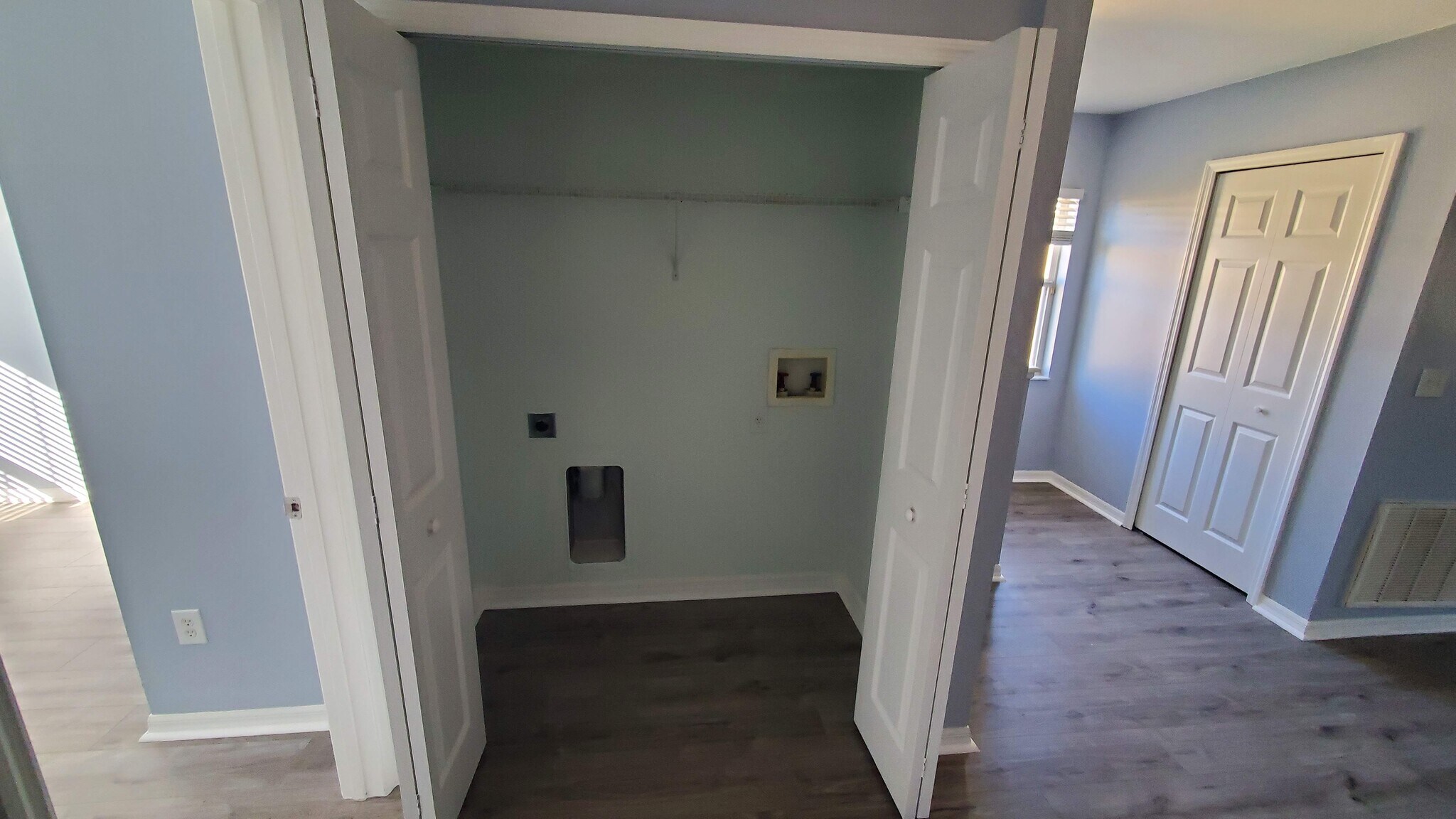 Building Photo - 8007 Sutton Terrace Ln