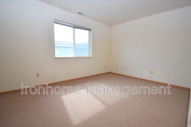 Building Photo - 2471 Wheeler Dr