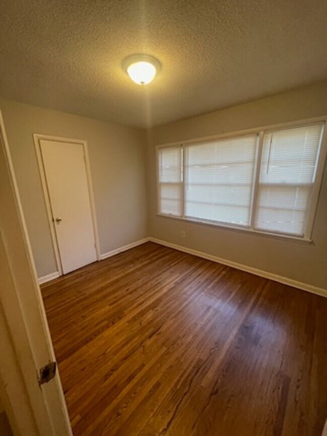 Building Photo - BELOW MARKET RENT!
