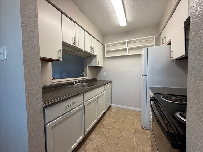 Building Photo - 6723 Heards Ln