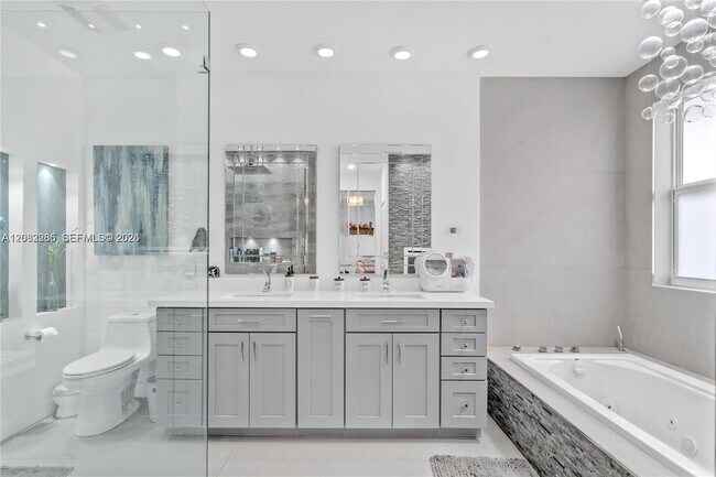 Building Photo - 15878 SW 61st Way