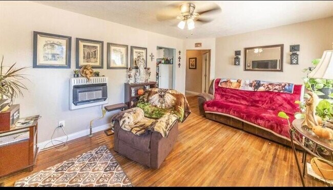 Building Photo - 3306 1st Pl