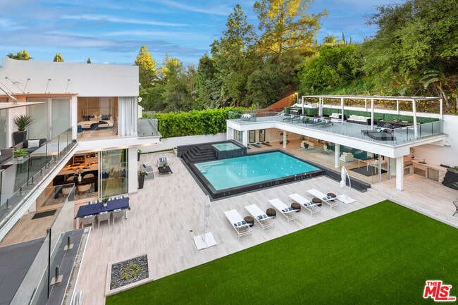 Building Photo - 4533 Estrondo Dr