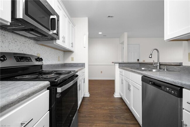 Building Photo - 414 Delaware Ave