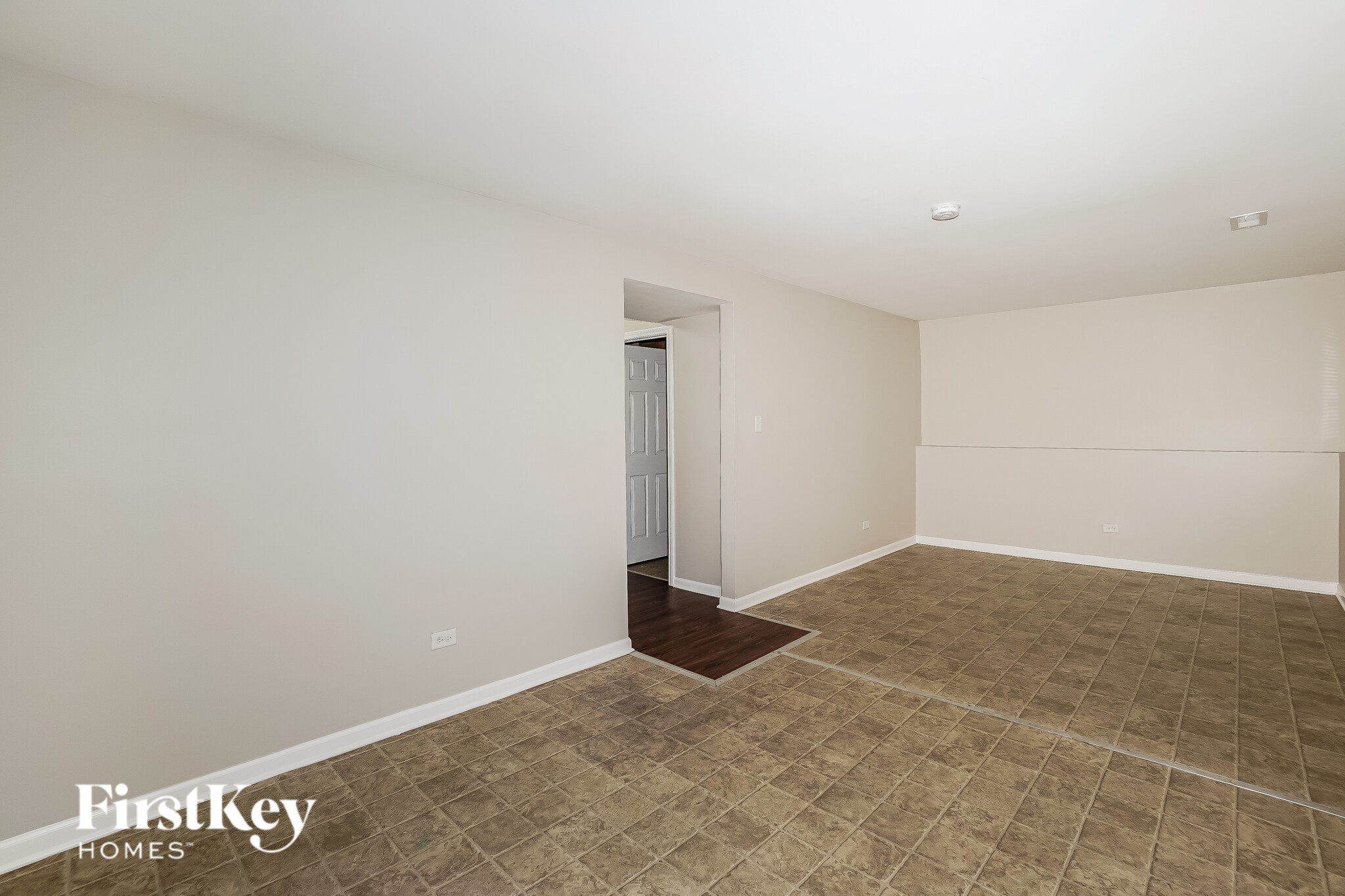 Building Photo - 660 Sullivan Ln