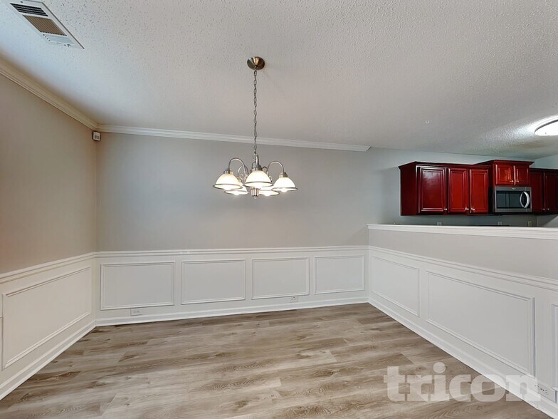 Building Photo - 300 Barshay Dr