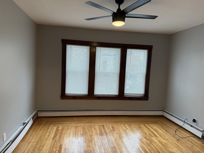 Building Photo - 8 Beckman St