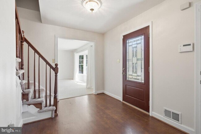 Building Photo - 9369 Tovito Dr