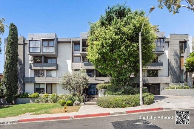Building Photo - 1215 N Olive Dr