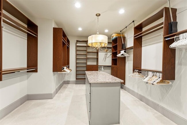 Building Photo - 6730 Highclere Manor Ln