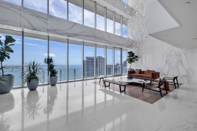 Building Photo - 300 Biscayne Blvd Way