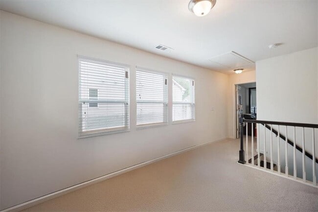 Building Photo - 2730 Kemp Ct