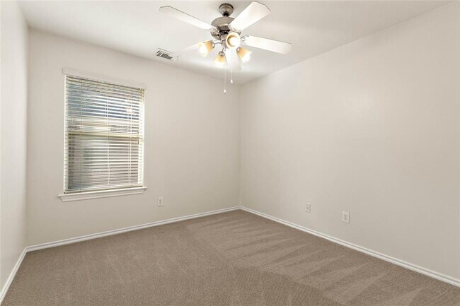 Building Photo - 27 N Regan Mead Cir