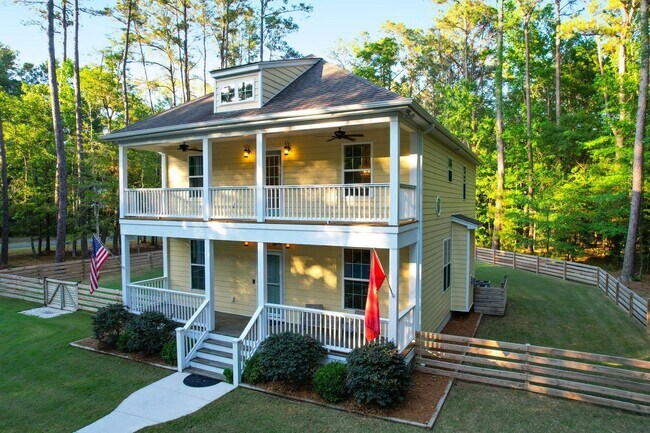 Building Photo - 4 Bedroom, 2.5 Bathroom Home in The Refuge at Ravenel - Ravenel