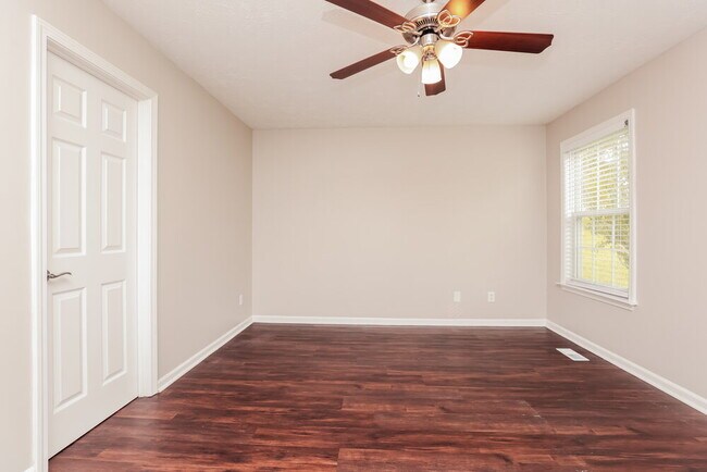 Building Photo - 693 Almondwood Pl