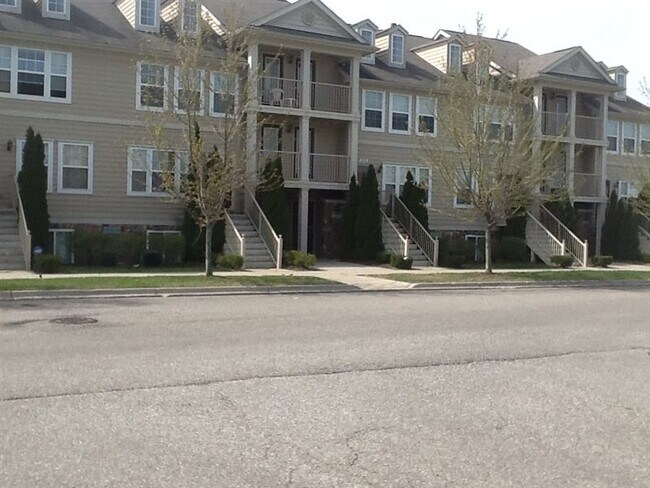 Primary Photo - 2 br, 2 bath Condo - 659 Lewa Downs Dr Con...