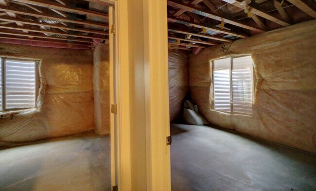 Building Photo - 3 bedroom Ivory Ridge Townhome