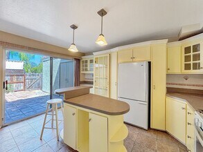 Building Photo - Beautiful 3BD/2.5BA Condo in Tierrasanta w...