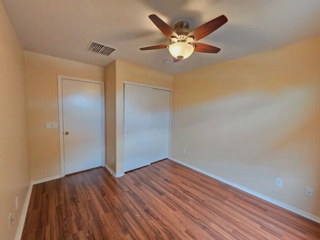 Building Photo - 7805 S 48th Ln