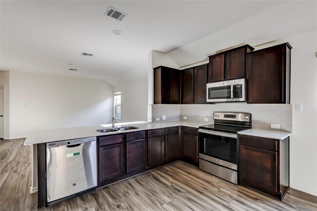 Building Photo - 545 Greatest Gift Wy