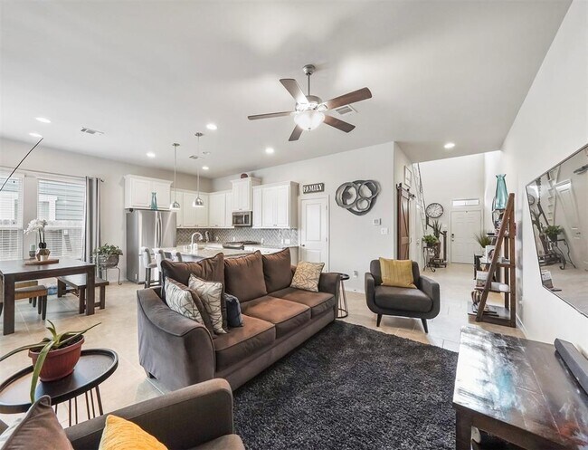 Building Photo - 17023 Canosa Dr