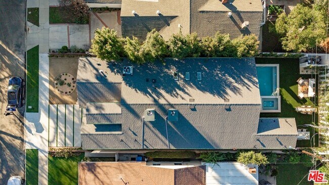 Building Photo - 14647 Morrison St